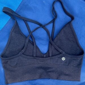 LULULEMON - sports bra
